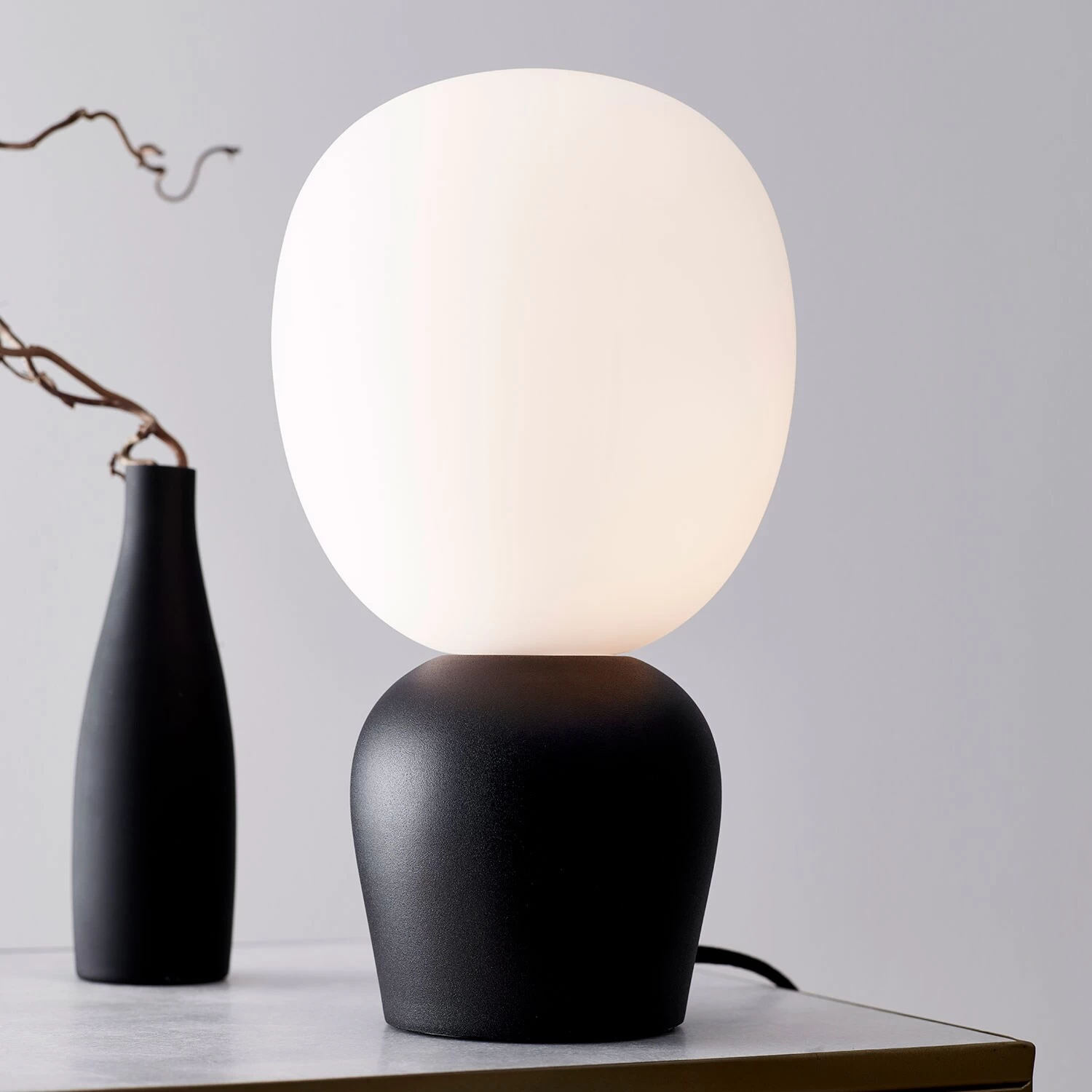 Belid Buddy Tafellamp, Zwart / Opaal 3 Belid Buddy Tafellamp, Zwart / Opaal - Afbeelding 3