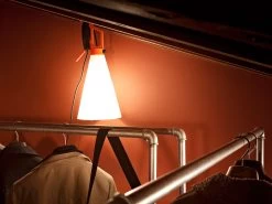 Flos Mayday Tafellamp, Oranje -Het tijdperk van Lamp. flos mayday tafellamp 3