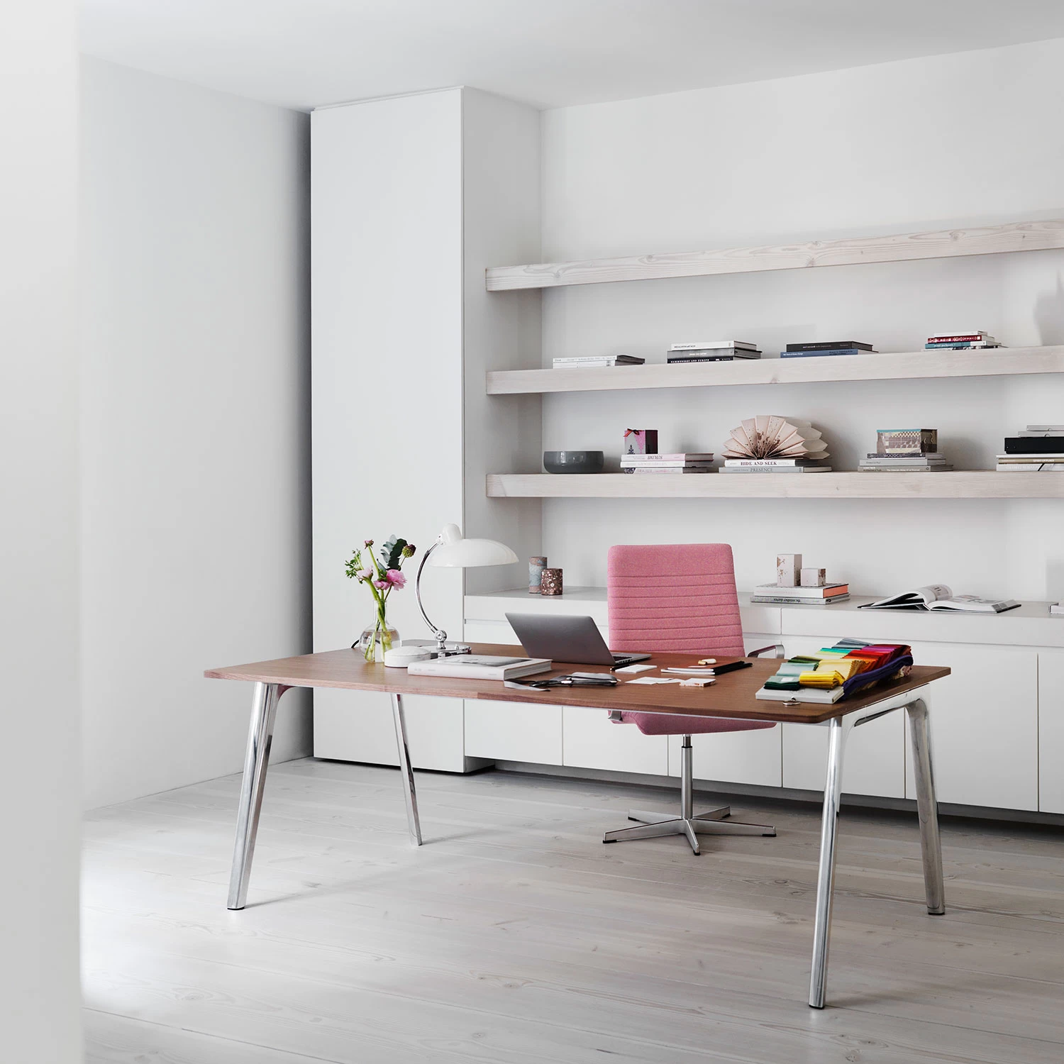 Fritz Hansen Kaiser Idell 6631-T Table Lamp, Matte Black 3 Fritz Hansen Kaiser Idell 6631-T Table Lamp, Matte Black - Afbeelding 3