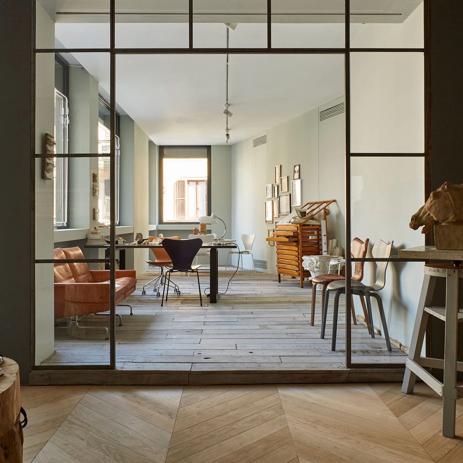 Fritz Hansen Kaiser Idell 6631-T Table Lamp, Matte Black 5 Fritz Hansen Kaiser Idell 6631-T Table Lamp, Matte Black - Afbeelding 5