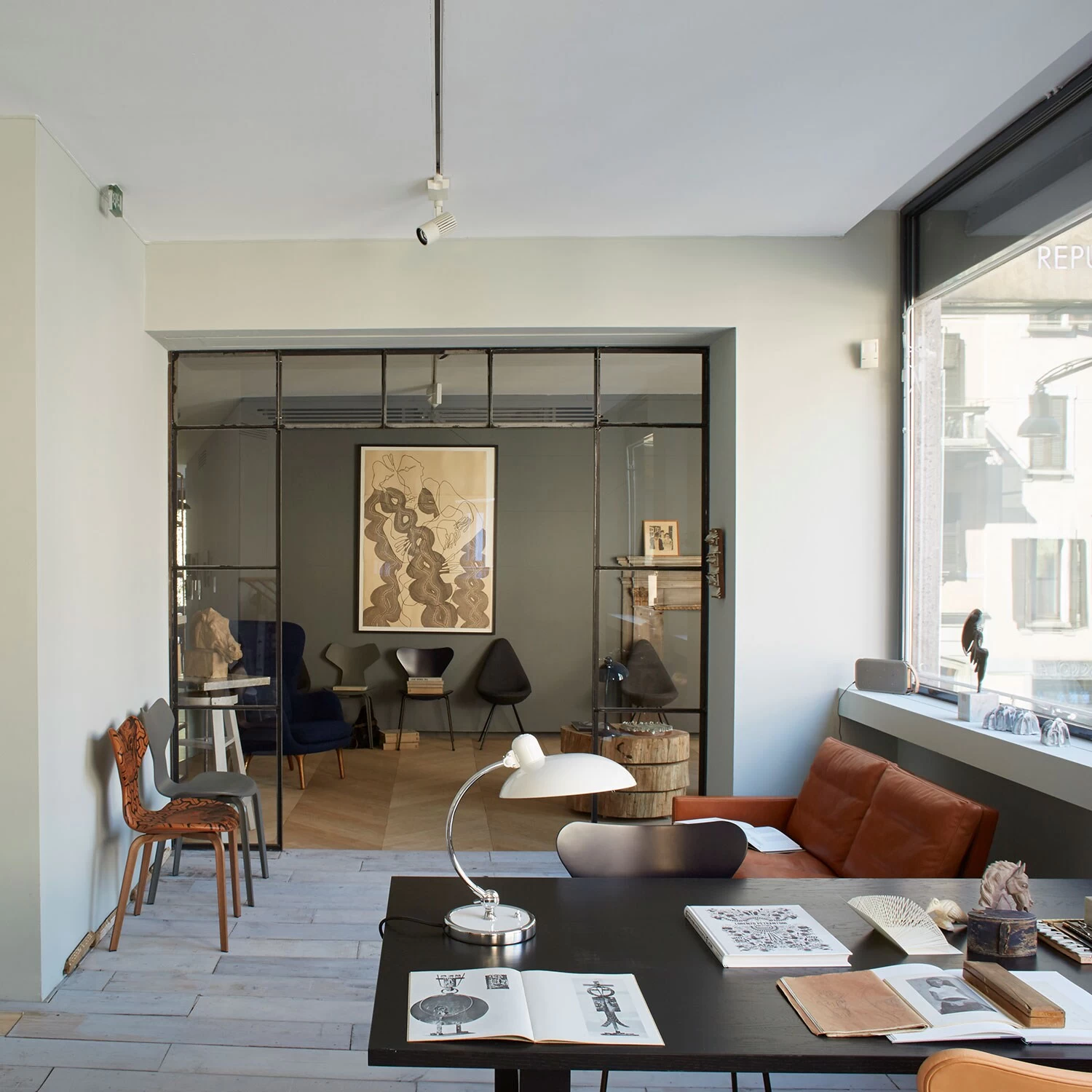 Fritz Hansen Kaiser Idell 6631-T Table Lamp, Matte Black 6 Fritz Hansen Kaiser Idell 6631-T Table Lamp, Matte Black - Afbeelding 6