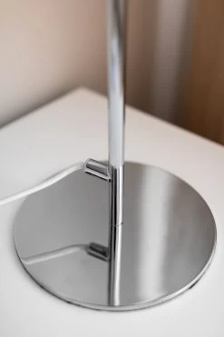 Globen Lighting Icon 25 Tafellamp, Chroom -Het tijdperk van Lamp. globen lighting icon 25 tafellamp chroom 2