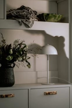 Globen Lighting Icon Tafellamp, Wit -Het tijdperk van Lamp. globen lighting icon tafellamp 18