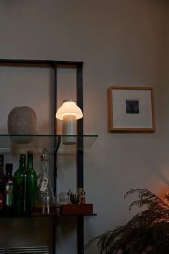 Hay Pc Portable Table Lamp, Creamy White -Het tijdperk van Lamp. hay pc portable table lamp 40