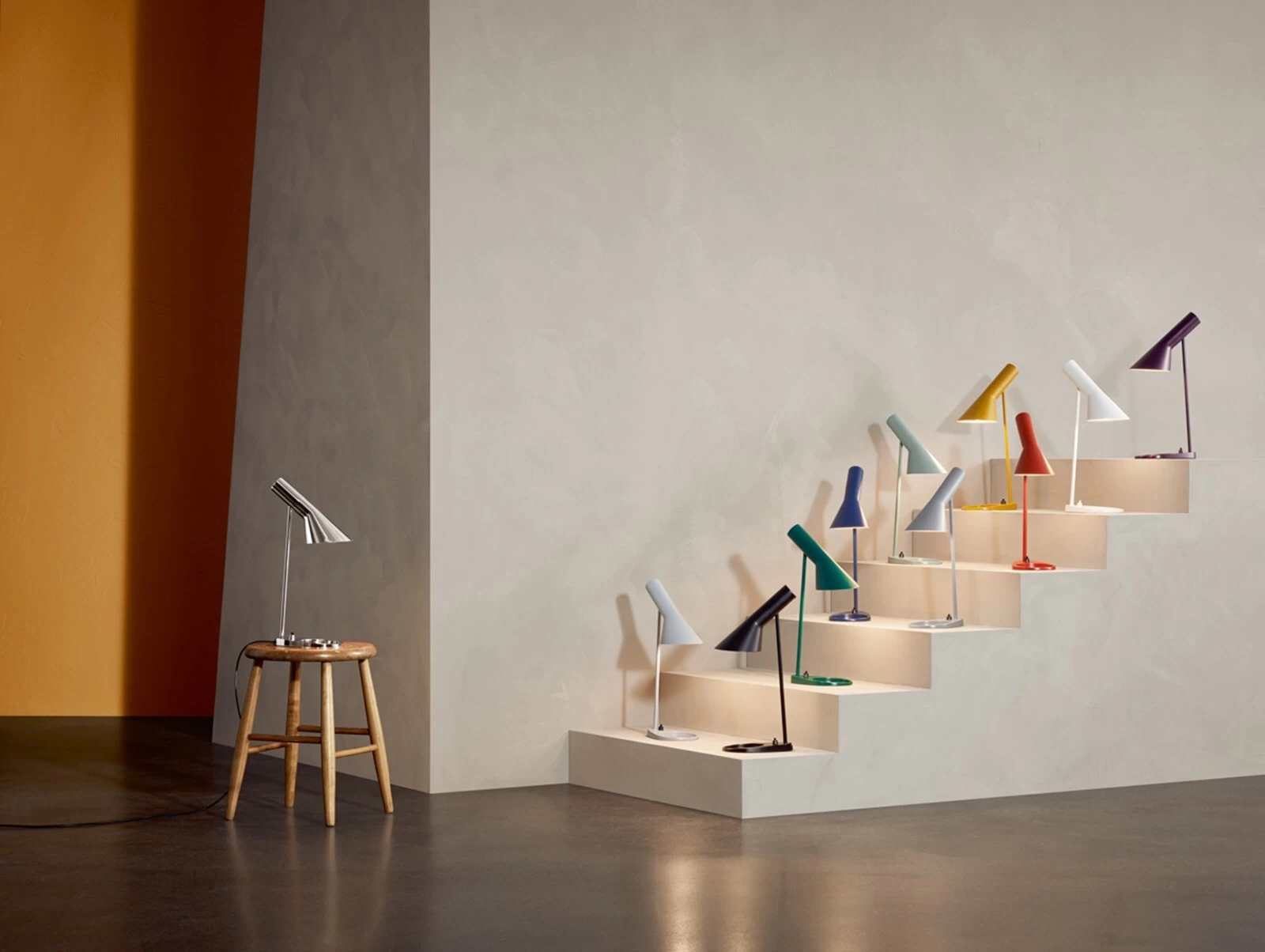 Louis Poulsen AJ Mini Tafellamp, Rusty Red 2 Louis Poulsen AJ Mini Tafellamp, Rusty Red - Afbeelding 2