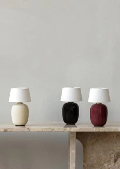 Menu Torso Lamp Draagbaar Ø11,7 Cm, Robijnrood -Het tijdperk van Lamp. menu torso lamp draagbaar 117 cm 1