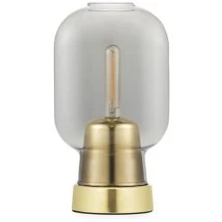 Het tijdperk van Lamp. 22 Normann Copenhagen Amp Tafellamp, Rookgrijs / Messing