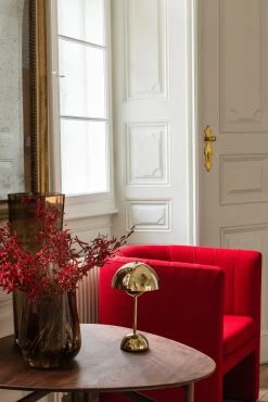 &Tradition Flowerpot VP9 Tafellamp Draagbaar Met Magnetische Oplaadkabel, Messinggeplateerd -Het tijdperk van Lamp. tradition flowerpot vp9 tafellamp draagbaar met magnetische oplaadkabel 6