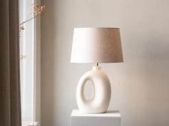 Watt & Veke Ada Tafellamp, Ivory -Het tijdperk van Lamp. watt veke ada tafellamp ivory 1